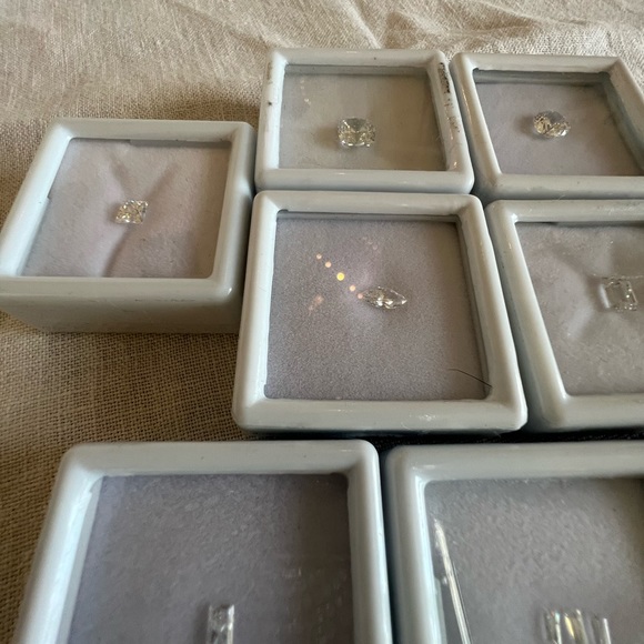 Swarovski ZIRCONIA clear stones multi-sizes,9 pcs - Picture 4 of 11